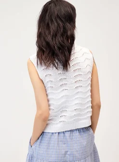 Wavy ribbing sweater vest