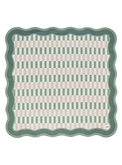 Weekend waterproof picnic rug