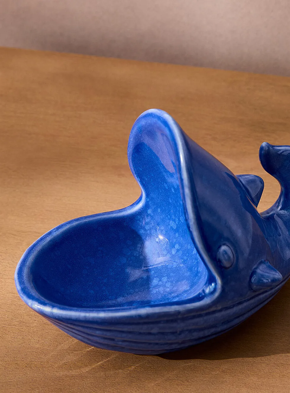 Whale soap dish