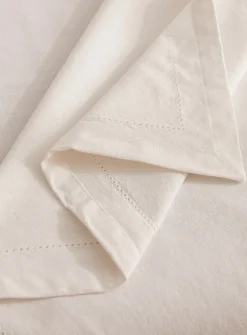 White dotted frame tablecloth