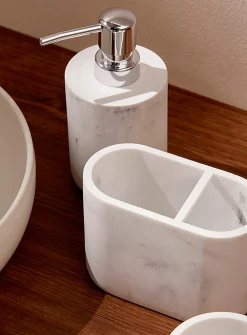 White faux-marble accessories