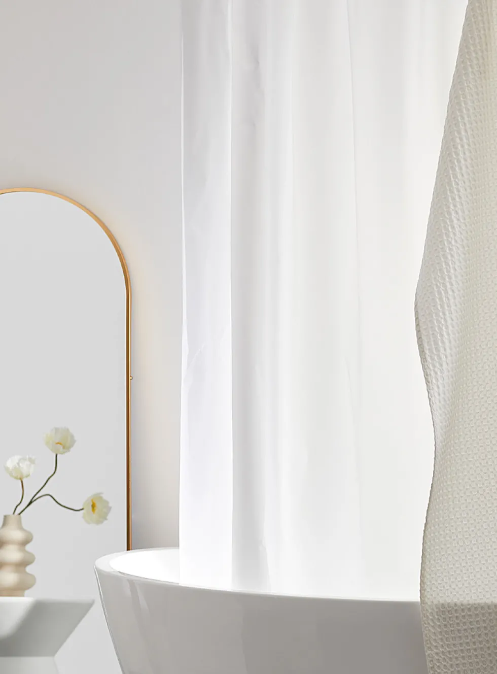 White recycled polyester shower liner