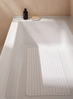 White tiles bath mat