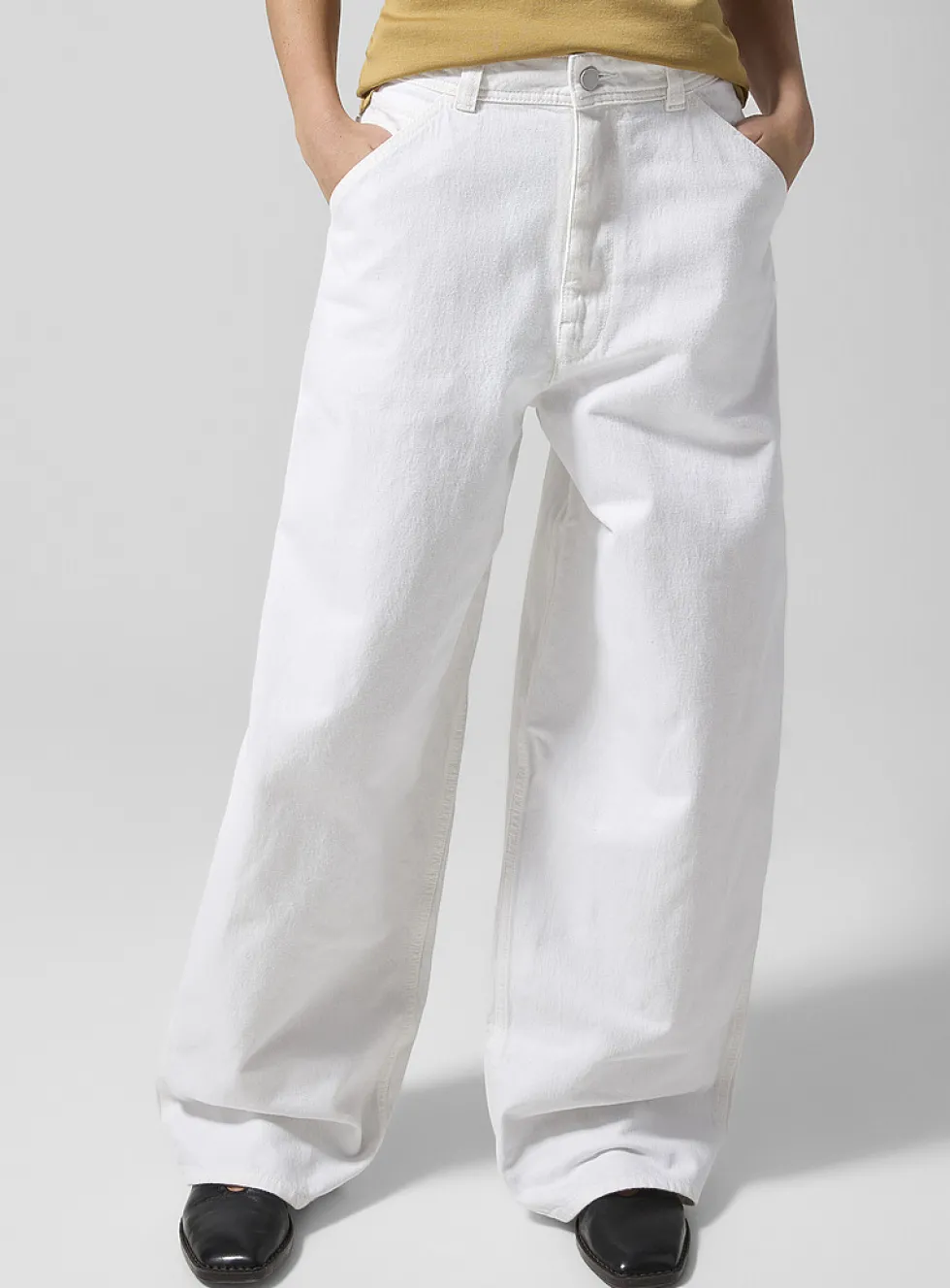 White wide-leg jean