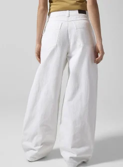 White wide-leg jean