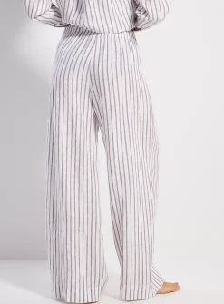 White wide-leg linen pant