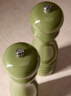 White wood salt and pepper mills