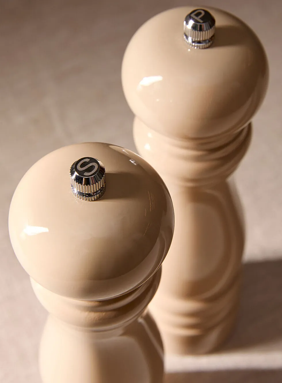 White wood salt and pepper mills