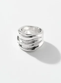 Wide wavy ring
