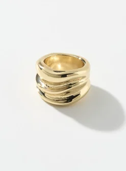 Wide wavy ring