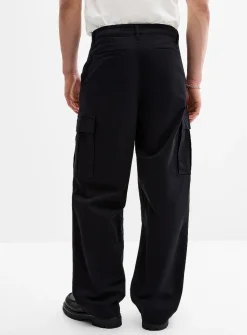 Wide-leg cargo chinos