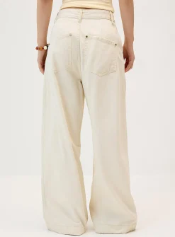 Wide-leg pleated jean