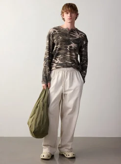 Wide-leg sweatpant