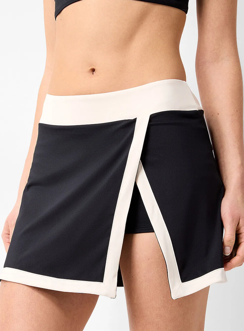 Wide-trim swim skort