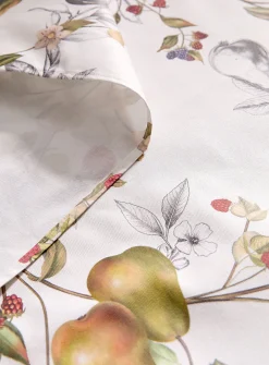 Wildberries coated tablecloth