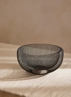 Wire mesh fruit bowl