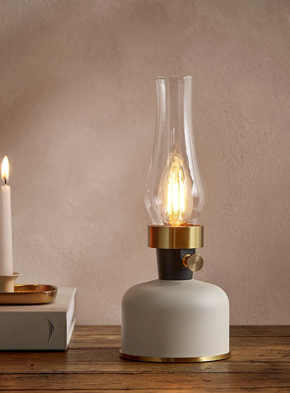Wireless indoor-outdoor lantern