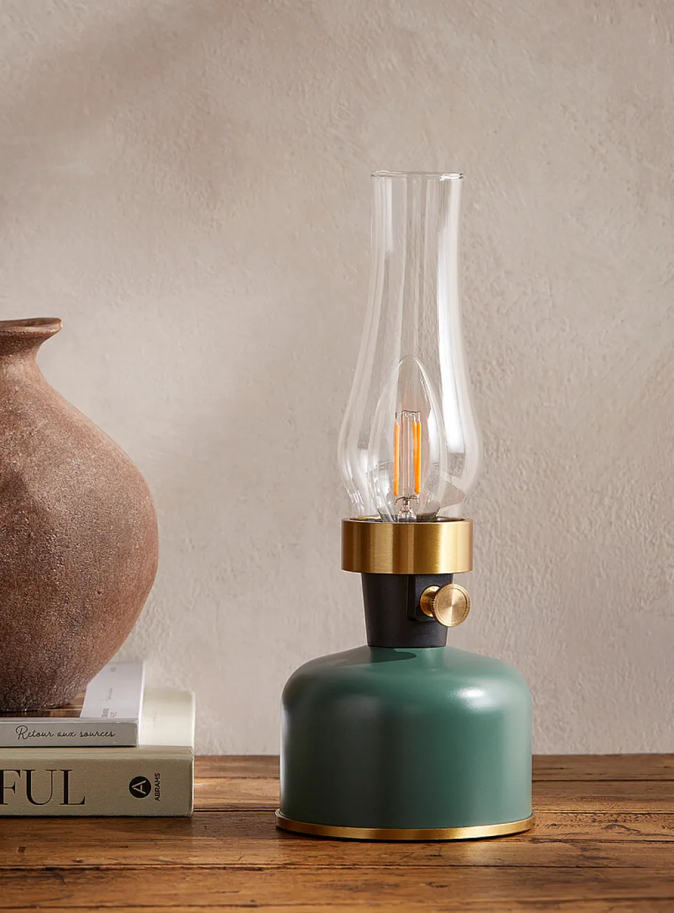 Wireless indoor-outdoor lantern