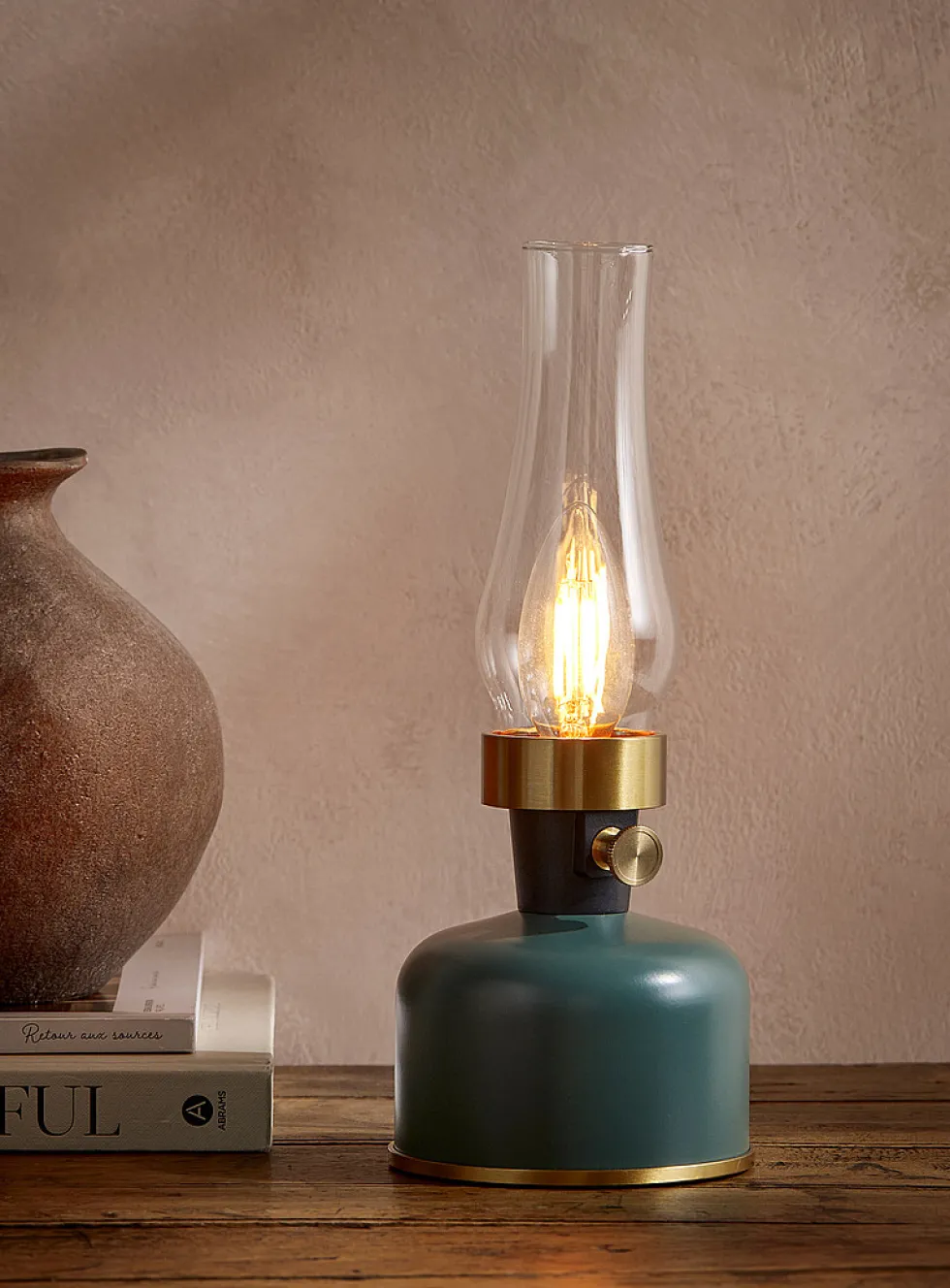 Wireless indoor-outdoor lantern