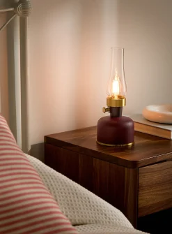 Wireless indoor-outdoor lantern