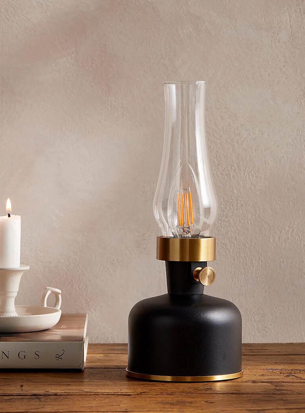 Wireless indoor-outdoor lantern