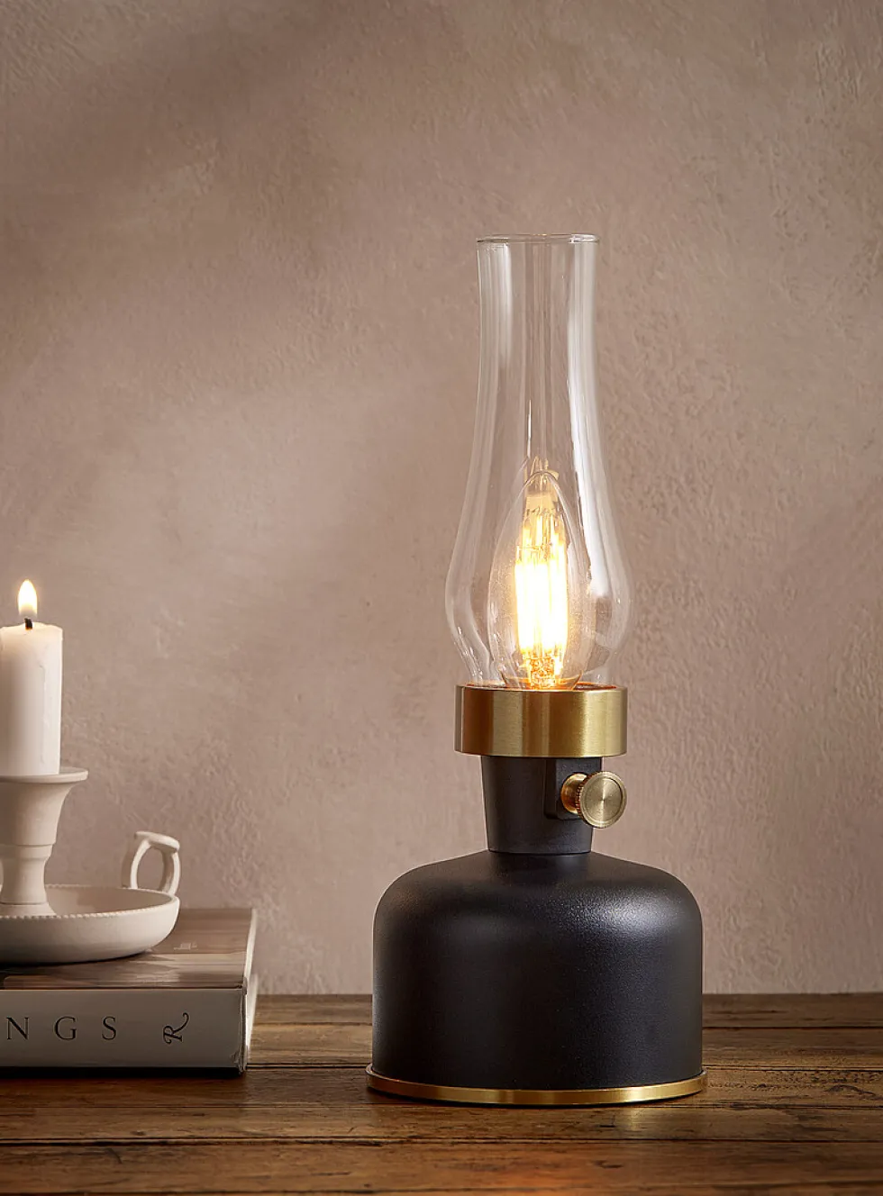Wireless indoor-outdoor lantern