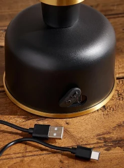 Wireless indoor-outdoor lantern