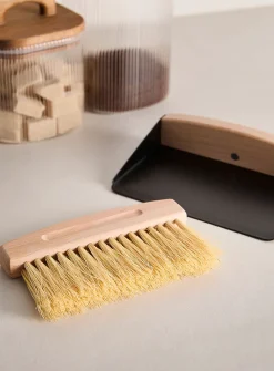 Wood and sisal table brush with dustpan