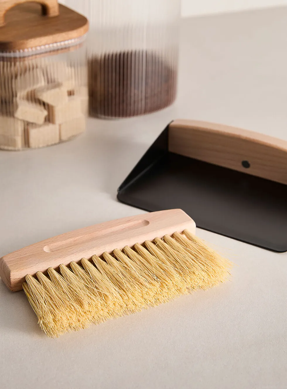 Wood and sisal table brush with dustpan