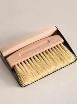 Wood and sisal table brush with dustpan
