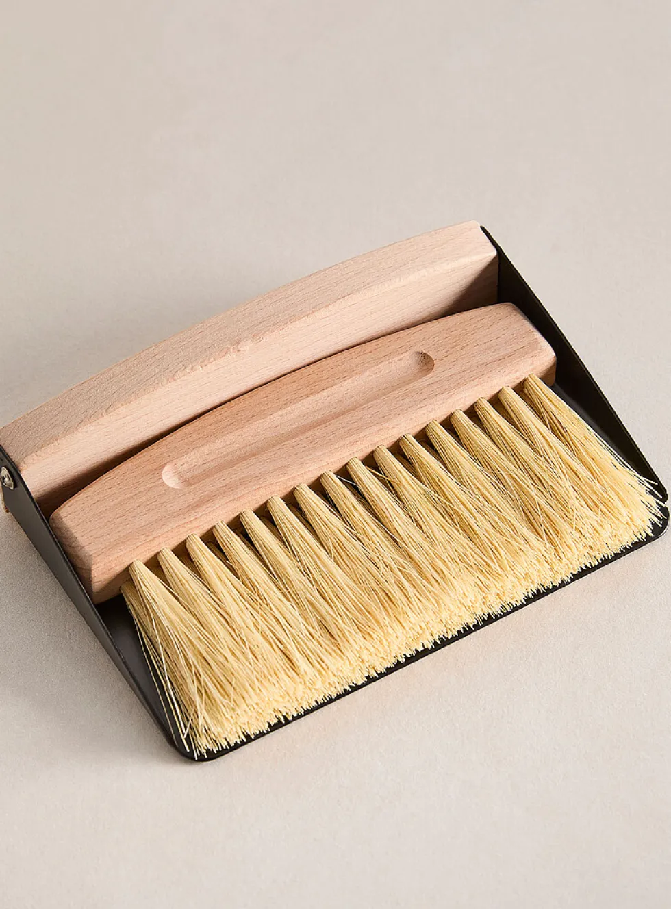 Wood and sisal table brush with dustpan