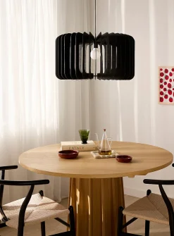 Wood slat hanging lamp