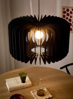 Wood slat hanging lamp