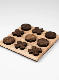 Wooden tic-tac-toe game