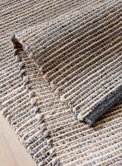 Woven stripes reversible artisanal rug