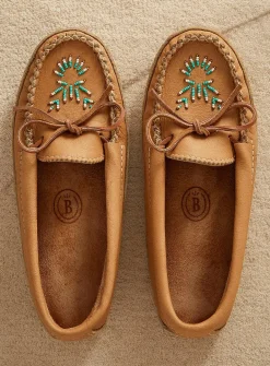 Yänonchia' (home) moccasins