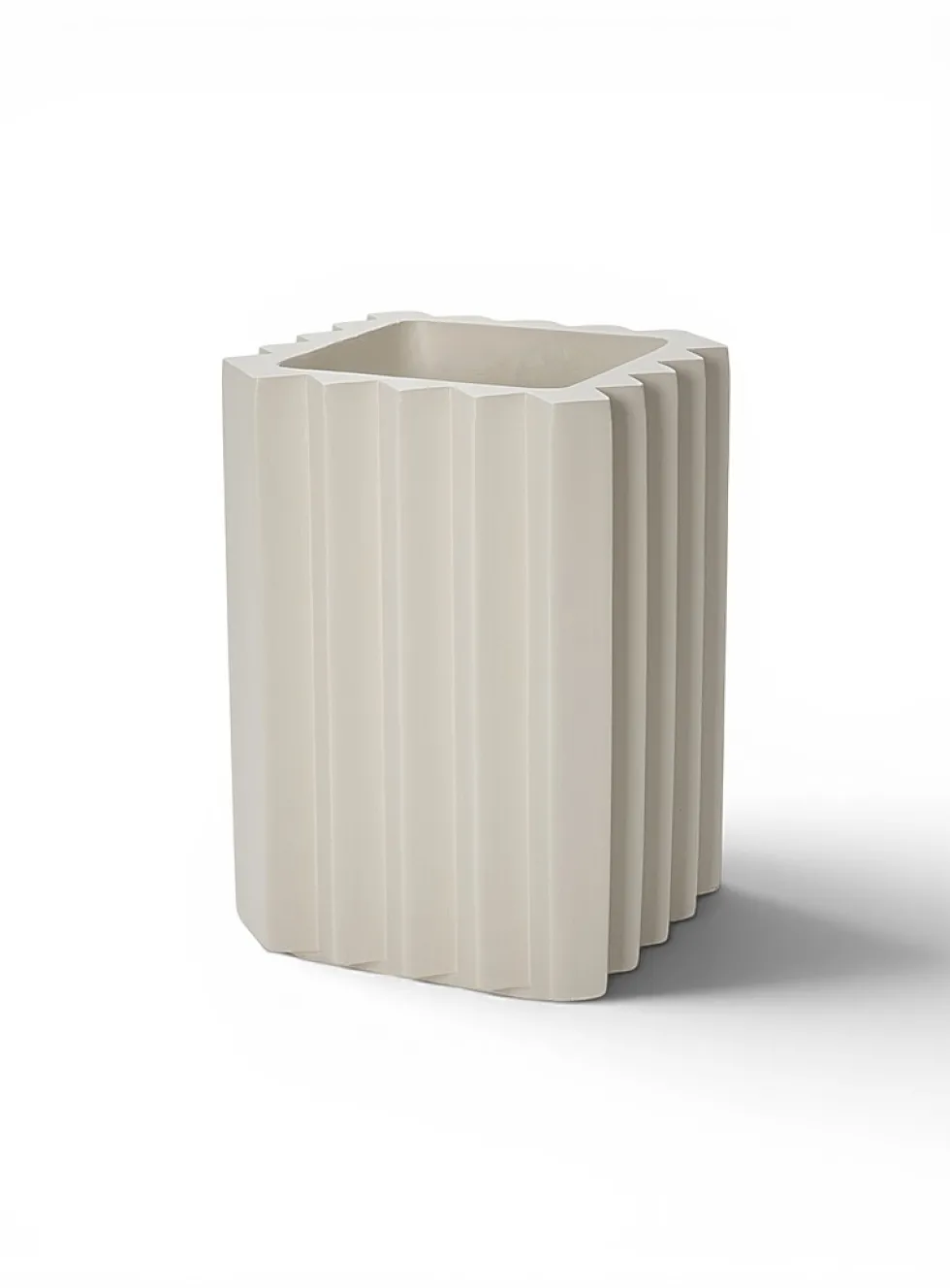 Zigzag triangular bands indoor/outdoor planter