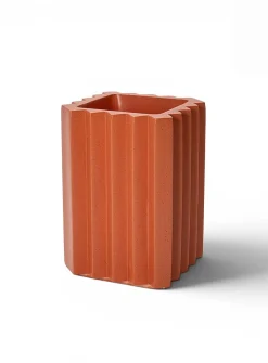 Zigzag triangular bands indoor/outdoor planter