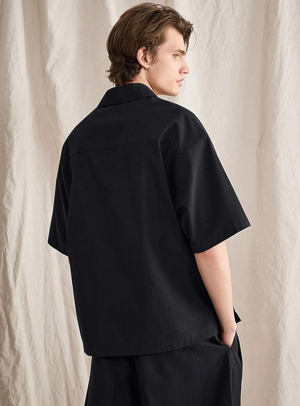 Zip point-collar shirt