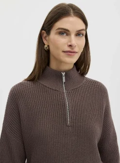 Zipped mock neck shaker rib sweater