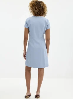 Zip-up slit-collar dress