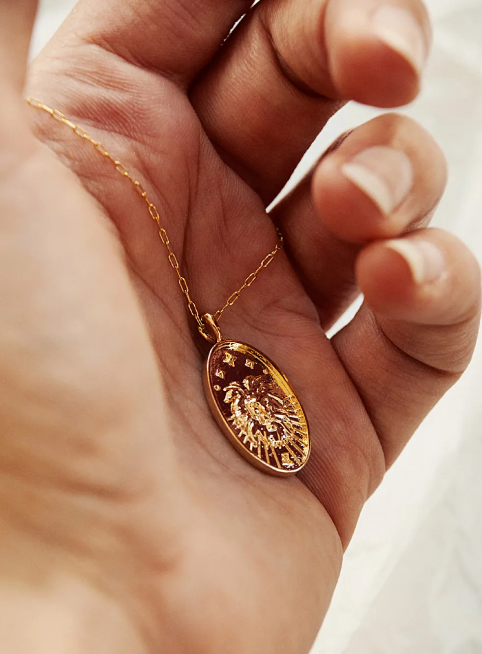 Zodiac sign gold pendant necklace