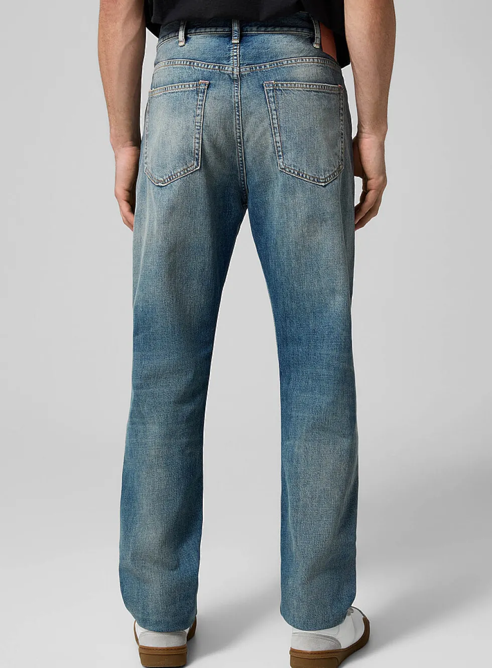 1979 slim-fit distressed jean