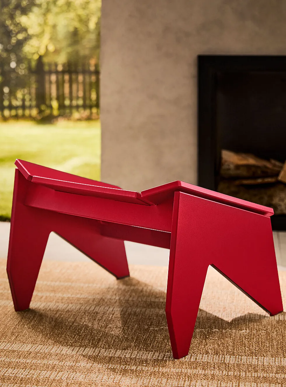 Angular outdoor footrest