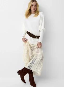 Batwing-sleeve boat-neck belted T-shirt