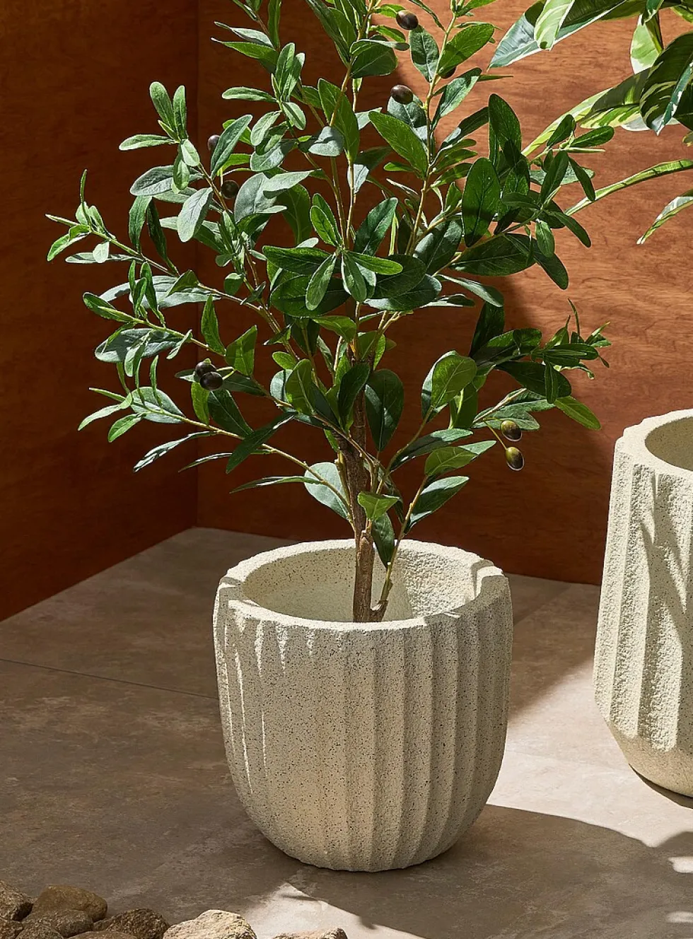 Beach textured-finish indoor/outdoor planter