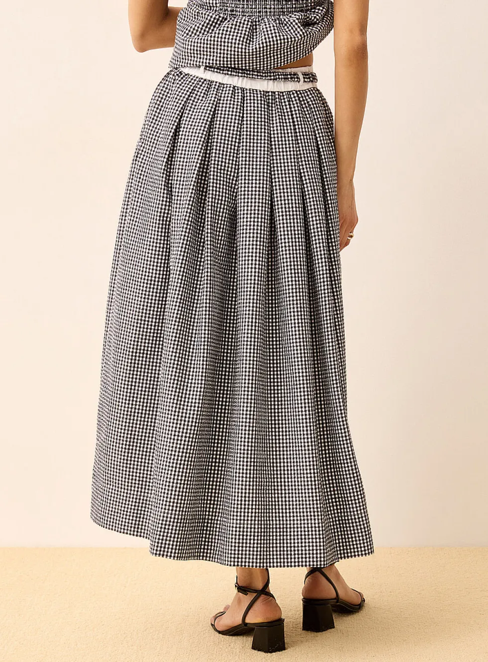 Belted flared gingham seersucker skirt