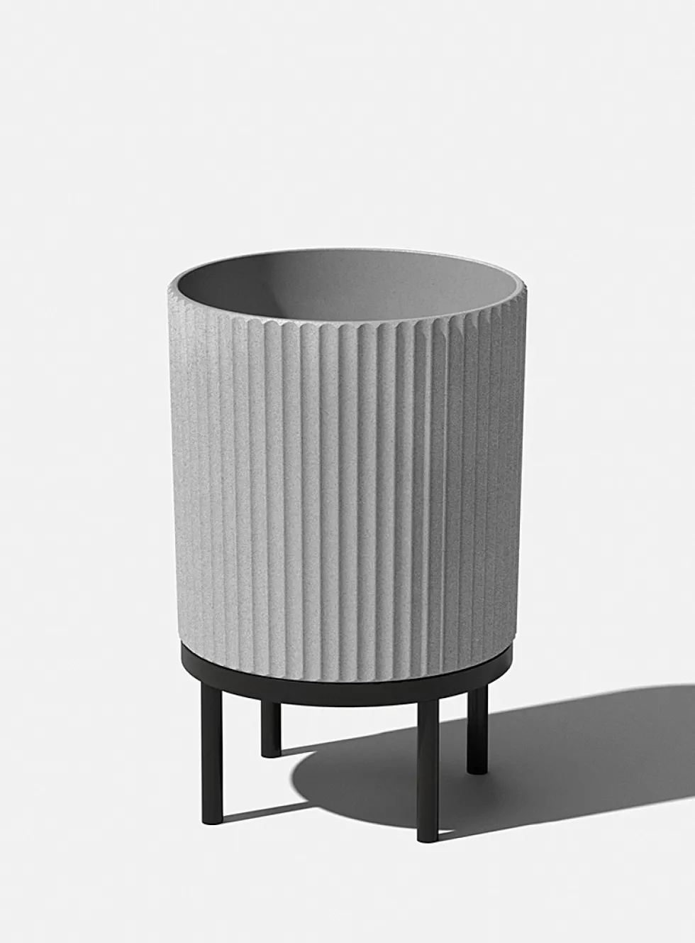 Black base grooved planter