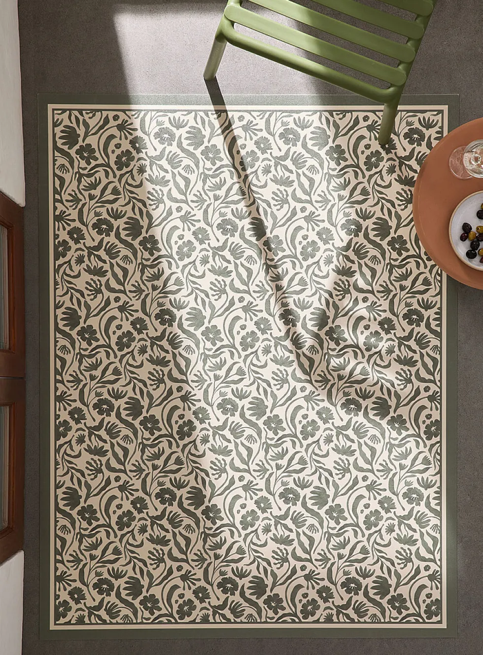 Botanical pattern vinyl mat