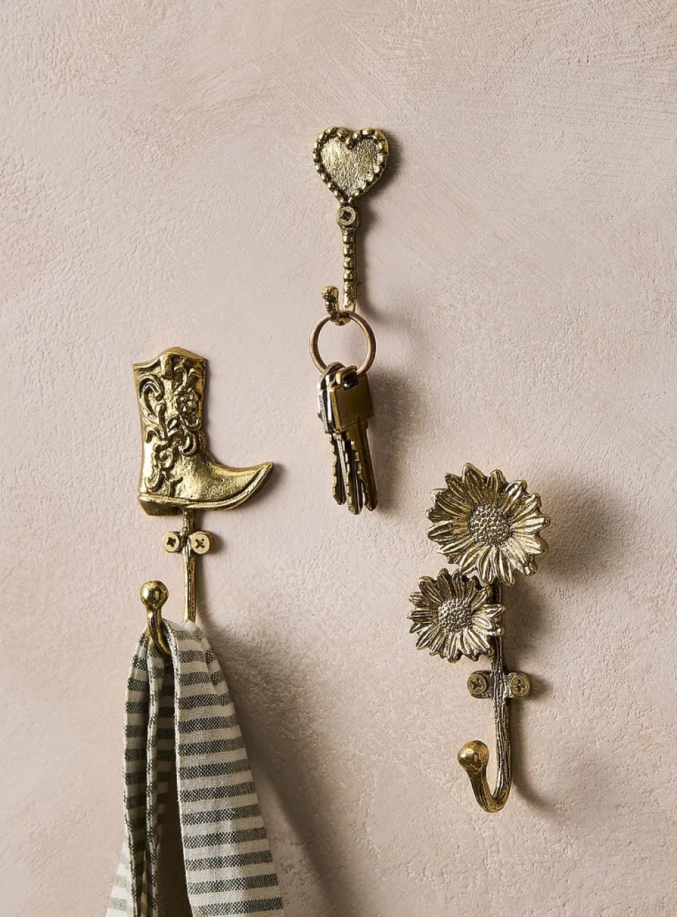 Breezy Daisy wall hook